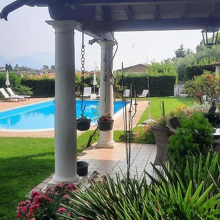 Moniga del Garda B&B Villa Fiorini المظهر الخارجي الصورة