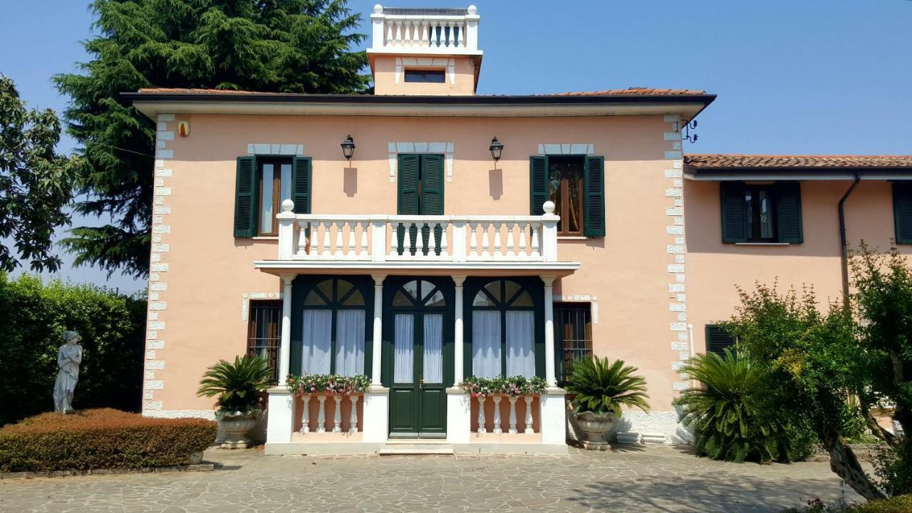 Moniga del Garda B&B Villa Fiorini المظهر الخارجي الصورة