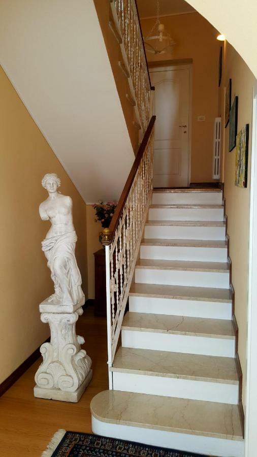 Moniga del Garda B&B Villa Fiorini المظهر الخارجي الصورة
