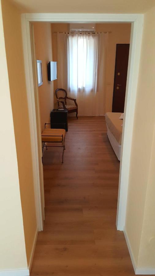 Moniga del Garda B&B Villa Fiorini المظهر الخارجي الصورة