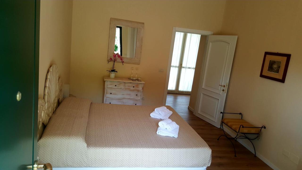 Moniga del Garda B&B Villa Fiorini المظهر الخارجي الصورة