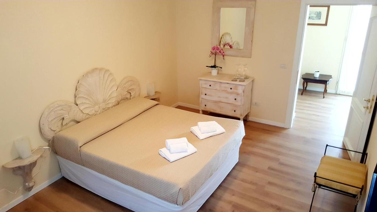Moniga del Garda B&B Villa Fiorini المظهر الخارجي الصورة